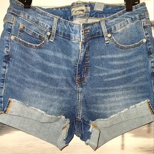 Torrid Short Mid Ironic Split Hem 16 NWT